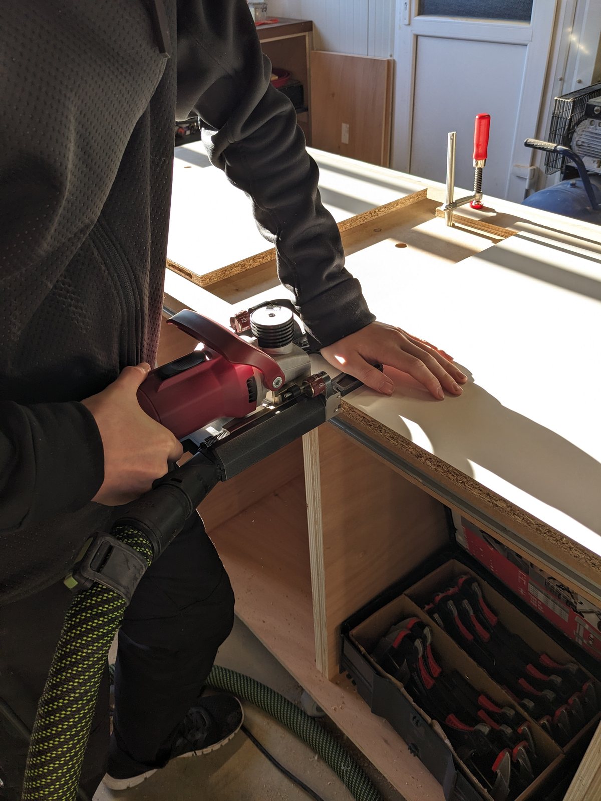 Travail du mobilier à l’atelier de La PIGE